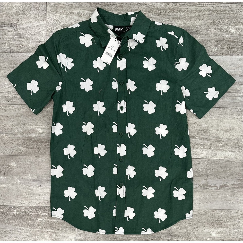 Mad Engine Clover All Over Print Button Up Short Sleeve Shirt Size Small NEW